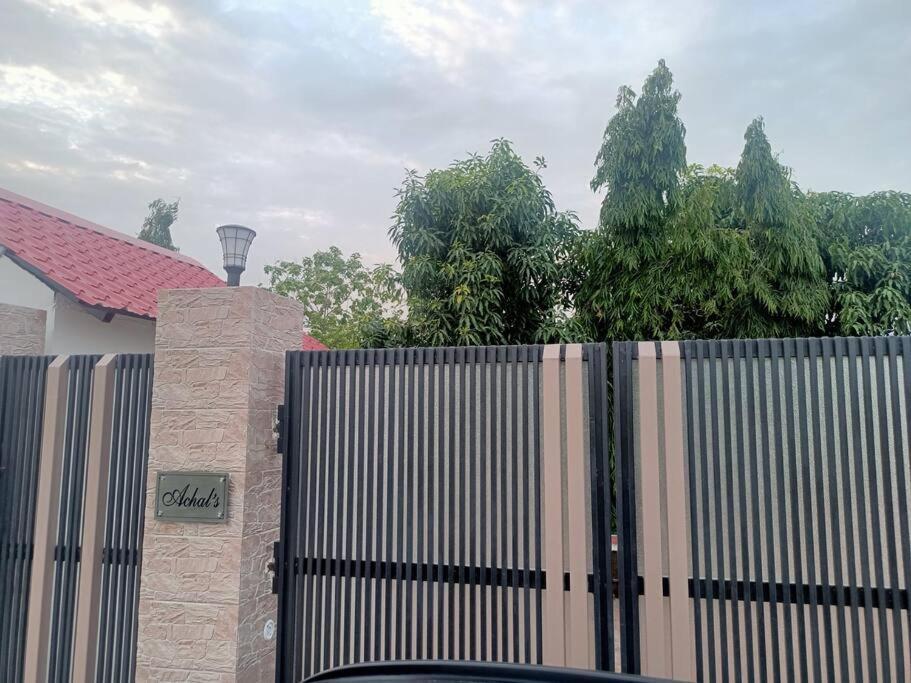 Achal Farm जंगल में मंगल Vila Gurgaon Exterior foto